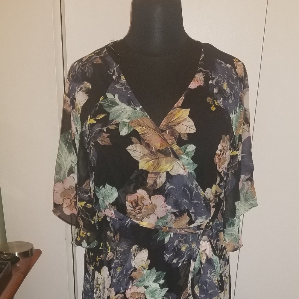 💥PRICE DROP💥 NWT Black Floral Midi Wrap Dress - Picture 7 of 14